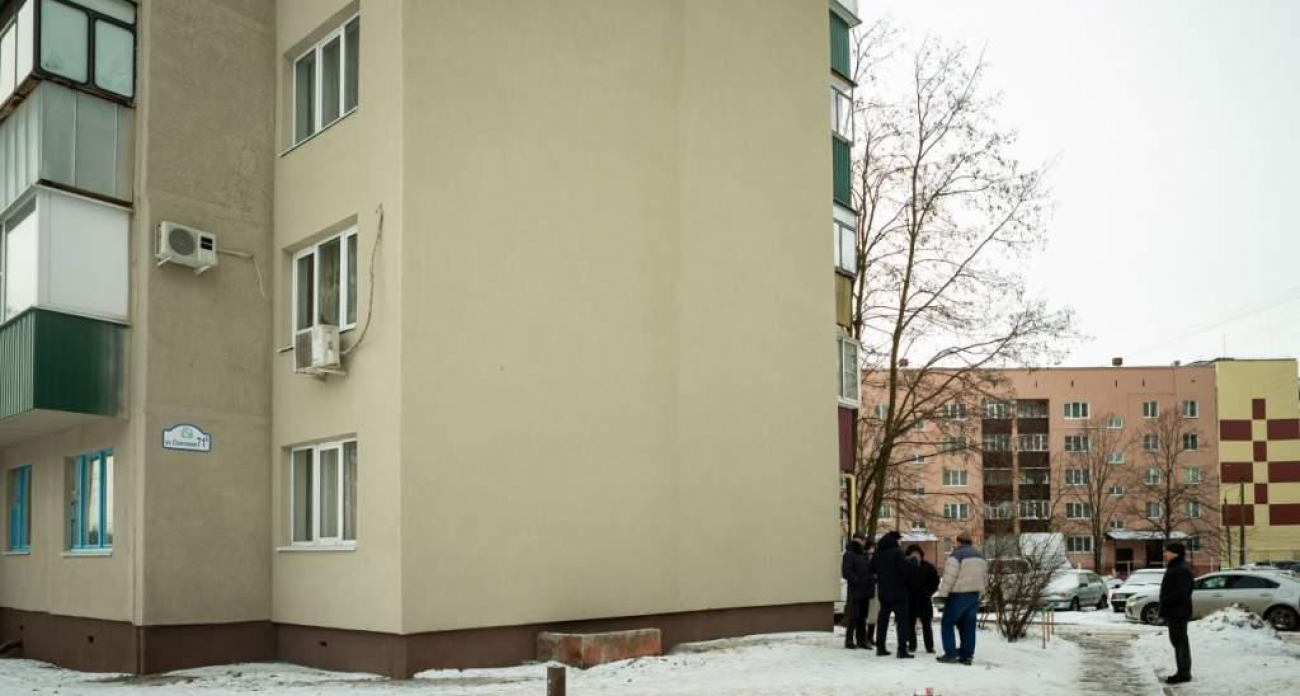 Пять дней без воды: в курском доме на Союзной наконец устранили коммунальную аварию