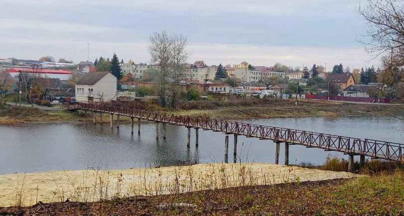 Суд заставил власти Медвенки признать 'ничейный' мост через пруд после бездействия администрации