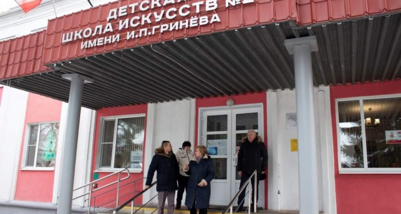 «Тревожные кнопки и видеонаблюдение»: в Курске проверили защиту школы искусств и центра «Мир» от террористов