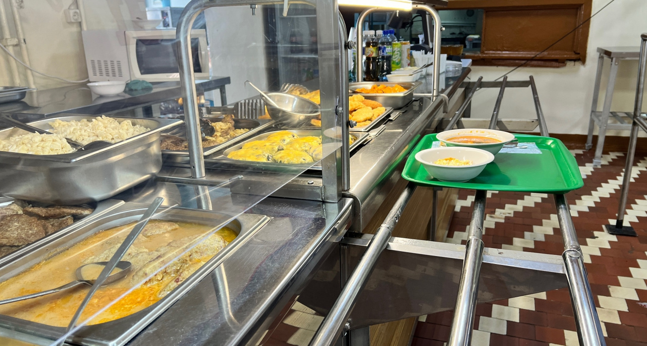 Ностальгия по советской столовой: врач-гастроэнтеролог честно сравнила, чем кормят детей сейчас и тогда