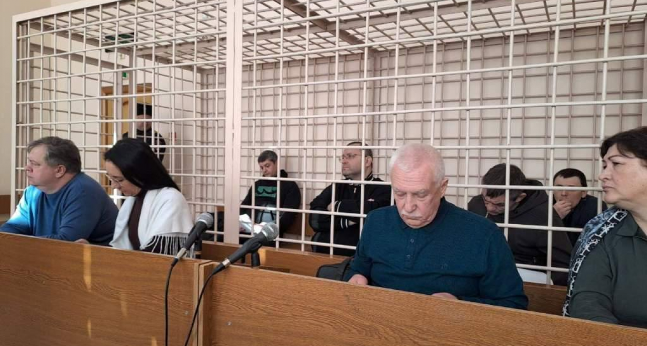 «Мне стыдно, что они набивали карманы»: Хинштейн жёстко ответил обвиняемому в хищениях экс-директору, не раскаявшемуся перед курянами