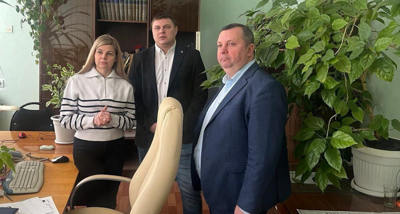 Замгубернатора проинспектировала ремонт школы в Дмитриевском районе: федеральные проекты под контролем