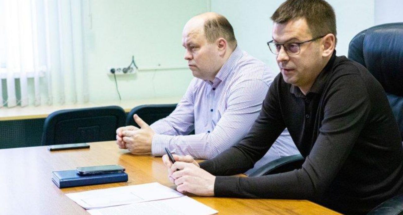 «Машины мешают, мусор не вывозят»: курские власти и УК обсудили зимние проблемы города