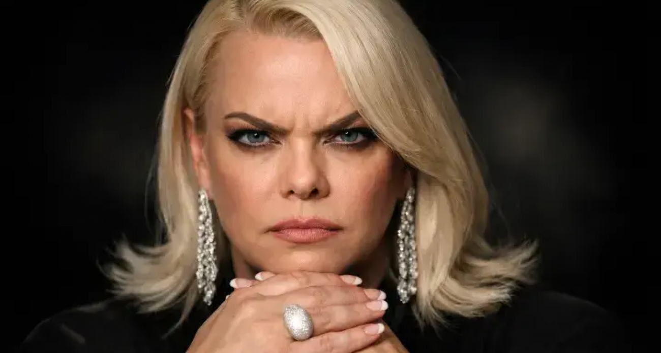 «Я бы с размаху врезала»: Яна Поплавская взорвалась из-за слов журналиста о панике во время курского вторжения