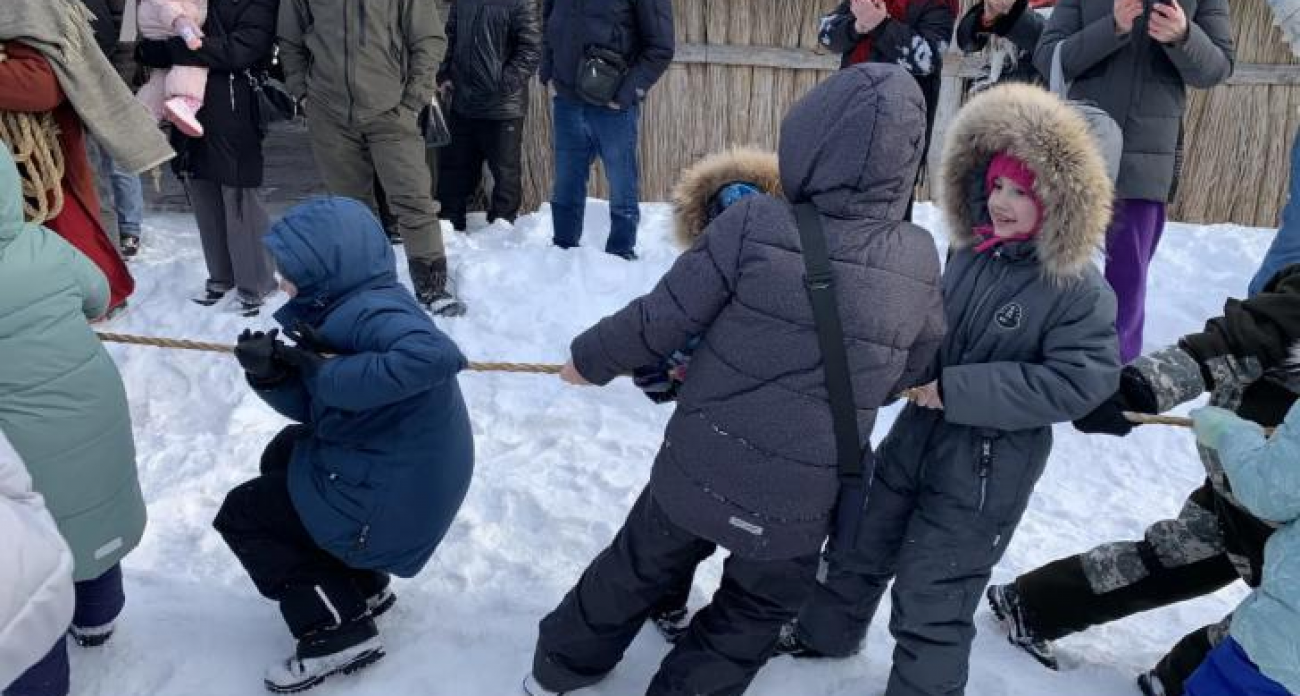 Битва Севера и Юга под 6-метровым пламенем: как в Золотухино сожгли самую высокую Масленицу региона