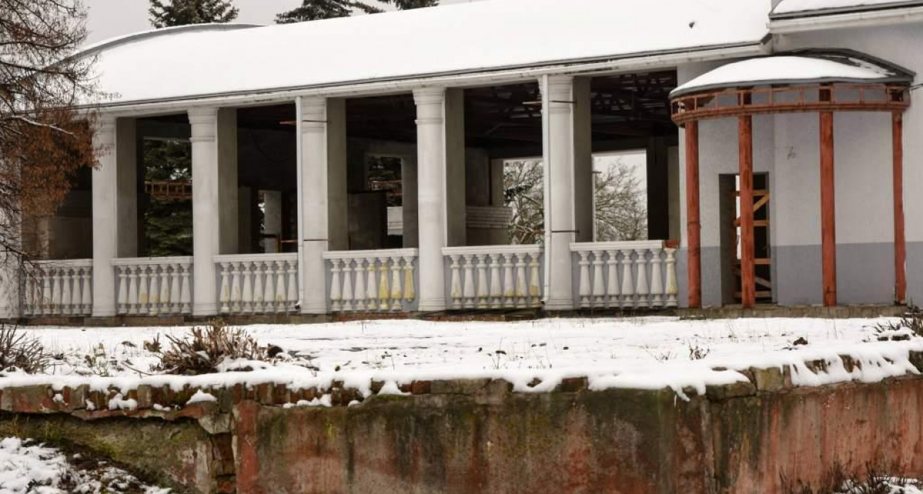 Аварийное здание в Первомайском парке Курска снесут после 15-летней борьбы