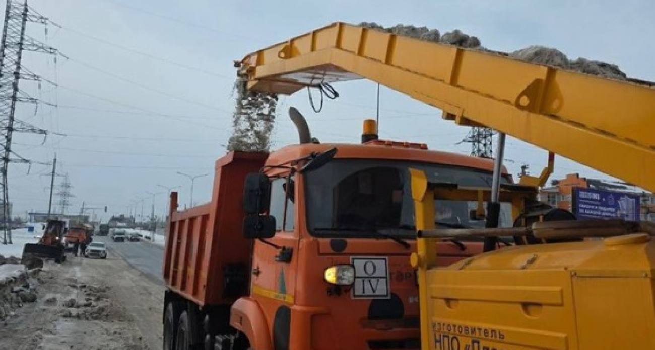 74 рабочих и 51 единица техники: мэр Курска лично проверил дороги