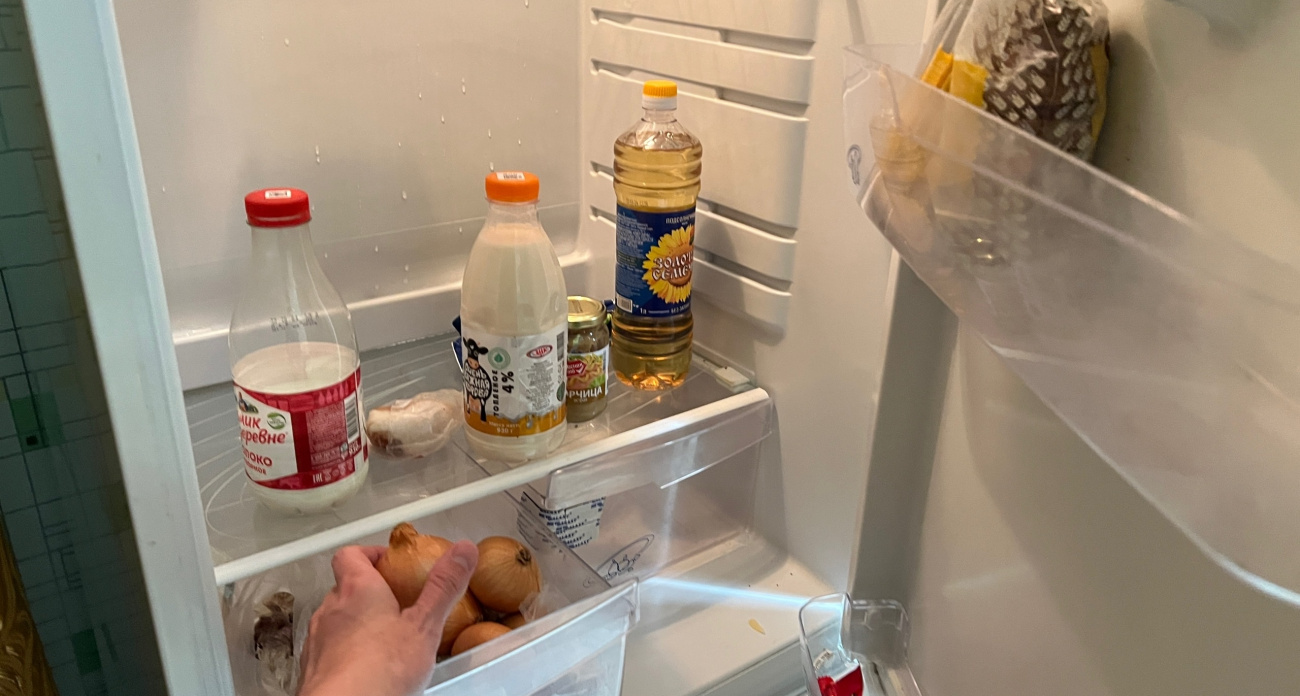 Холодильник убивает вкус: 21 продукт, которые нельзя туда класть — проверьте, что из этого есть у вас