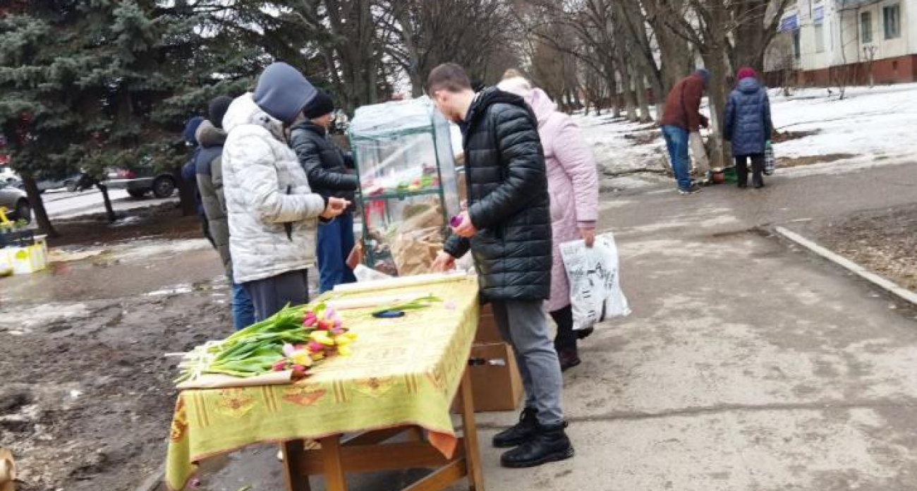 Курские цветочники разбегались при виде проверяющих перед 8 Марта