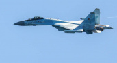 Российский истребитель Су-35С сопроводил авиатехнику в приграничных районах Курской области