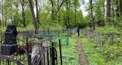 Волонтёры помыли памятники на мемориале Памяти павших в Курске