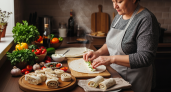 Быстро, просто и очень вкусно: берем лаваш и готовим аппетитные рулетики — сметут со стола в один миг