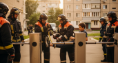 В Курске спасатели освободили школьника, который застрял ногой, катаясь на автоматических воротах