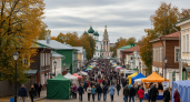 6 вещей в гардеробе, которые выдают ваш возраст: стилисты назвали главные ошибки после 30