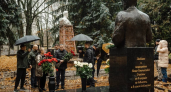 Хинштейн с дочерью Героя почтили память Булатова: 101 год со дня рождения защитника Курской дуги