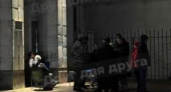 40 человек с термосами и стульями: куряне заняли очередь за билетами на Машкова за 12 дней до продажи