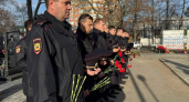 Минута молчания и цветы: курские полицейские почтили коллег, павших в 1941–1945