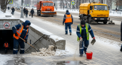 79 единиц техники и специалистов борются с наледью на курских лестницах и спусках