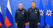 Тушили нефтебазы под огнем и выводили людей из-под ракет: глава МЧС наградил троих курских спасателей
