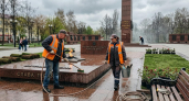 В Курске парк «Патриот» готовят к 9 Мая: 450 роз и чистка памятников