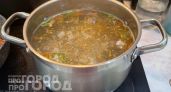 Вы безнадежно портите куриный бульон одним популярным ингредиентом: узнайте чем его заменить прямо сейчас