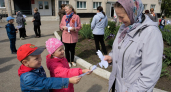 Дошколята из «Снегурочки» подарили ветеранам бумажных голубей мира