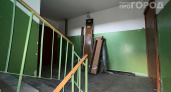 «Темно‑зелёный снизу, белый сверху»: секрет покраски подъездов, который знали только в СССР