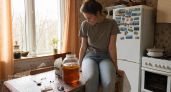 Забудьте про дорогие изотоники: почему обычный чайный гриб восстанавливает организм лучше аптечных средств