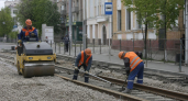 В Курске на маршруте №4 укладывают новые рельсы от площади до моста
