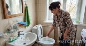 Хватит тратить время на чистку унитаза: пара капель на ватный диск гарантирует свежесть без лишних усилий