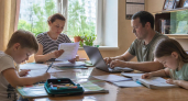 С 1 июня работающие родители двух детей смогут получить новую семейную выплату