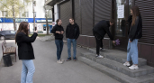 Железногорская молодёжь «скорбит» с сиренью у закрытого алкомаркета