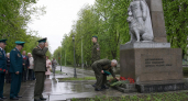 В Курске отметили 108-летие пограничной службы: награды и цветы у памятника