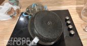 Выкинула всю бытовую химию: мои сковородки сияют чистотой благодаря простому ресторанному трюку с содой
