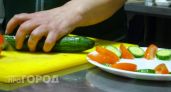 Больше не жду сутками: эти огурцы с чесноком и перцем готовы к подаче уже через три часа после засолки