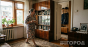 Хватит выбрасывать советские серванты: теперь они стоят дороже новой мебели и задают стиль в интерьере