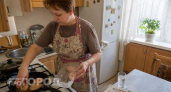Ваши котлеты вечно пригорают или остаются сырыми: добавьте этот простой ингредиент во время жарки