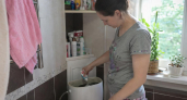 Выливаю остатки пасты в бачок унитаза: теперь забыла про ершик и неприятный запах в туалете навсегда
