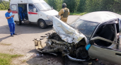 В ДТП под Рыльском пострадали пять человек, у ВАЗа смяло моторный отсек