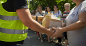 На Центральном рынке Курска продолжают выдавать помощь для 300–500 человек