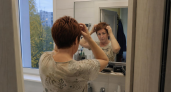 Хватит превращать волосы в шлем: 5 техник окрашивания для дам 40+, которые убирают седину и лет десять разом