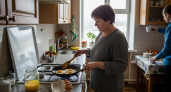 Хватит использовать масло для жарки яиц: опытные хозяйки выбирают этот продукт для идеального вкуса