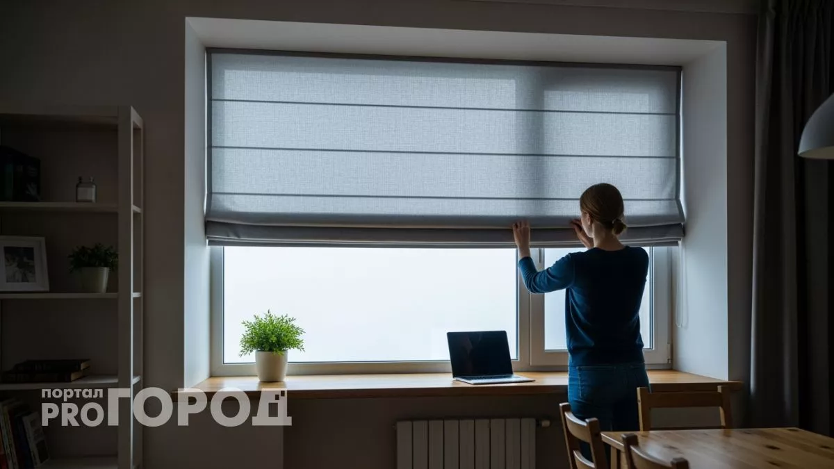 Почему дизайнеры перестали использовать шторы и какие решения для окон выбирают вместо них