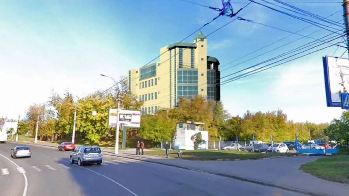 Недострой за 33 млн у Красной площади стал яблоком раздора