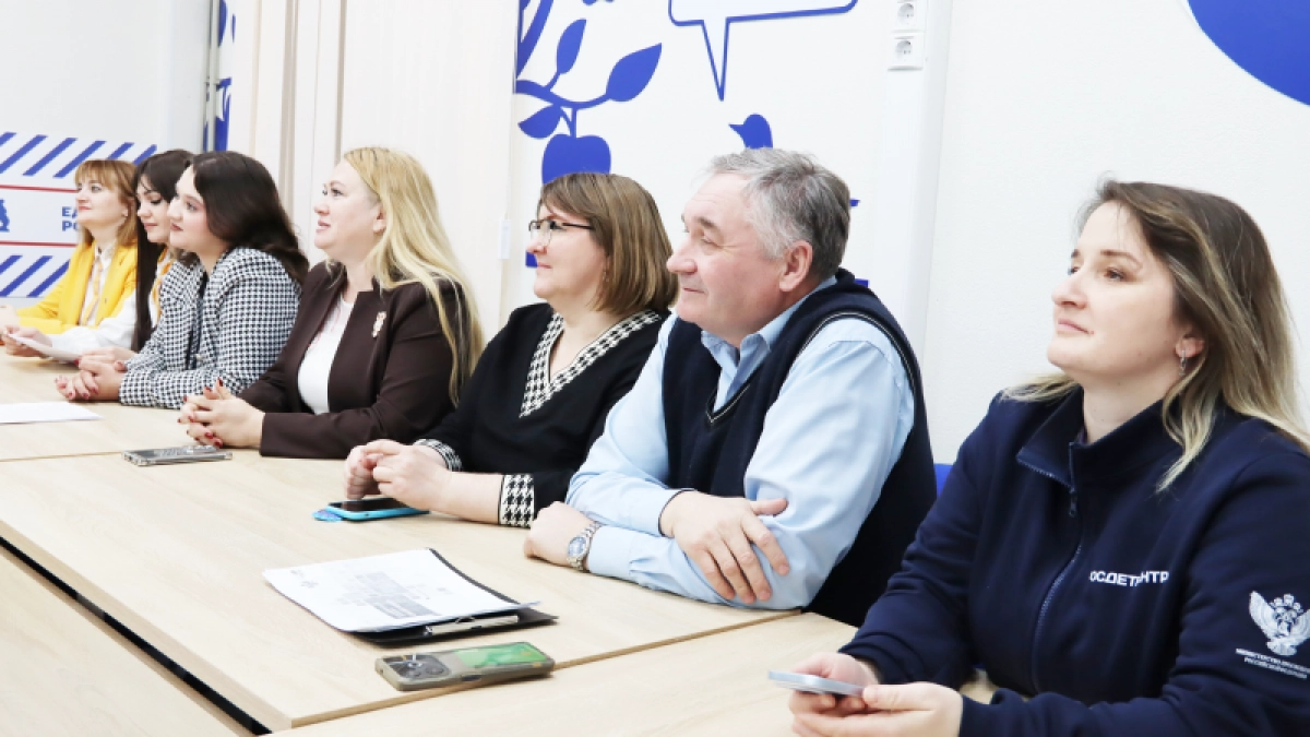 Курские и севастопольские родители провели телемост в честь 12-летия воссоединения Крыма