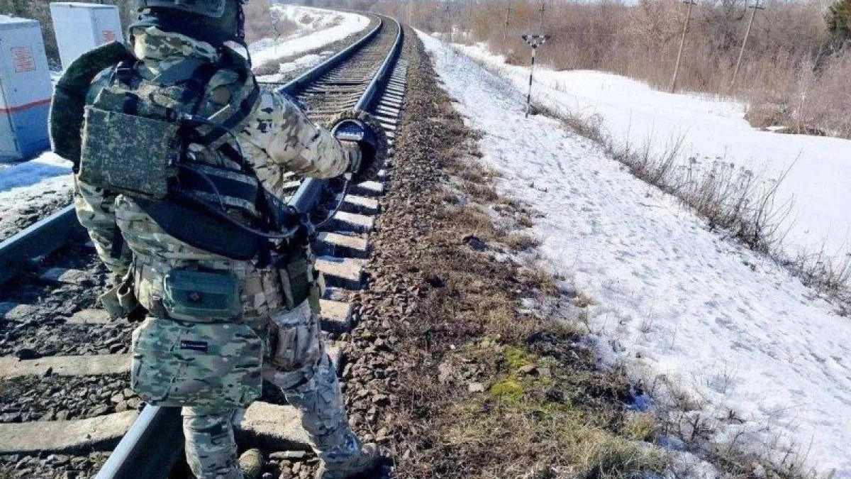 Добровольцы «Барса» за неделю разминировали 105 км железной дороги в Курском приграничье