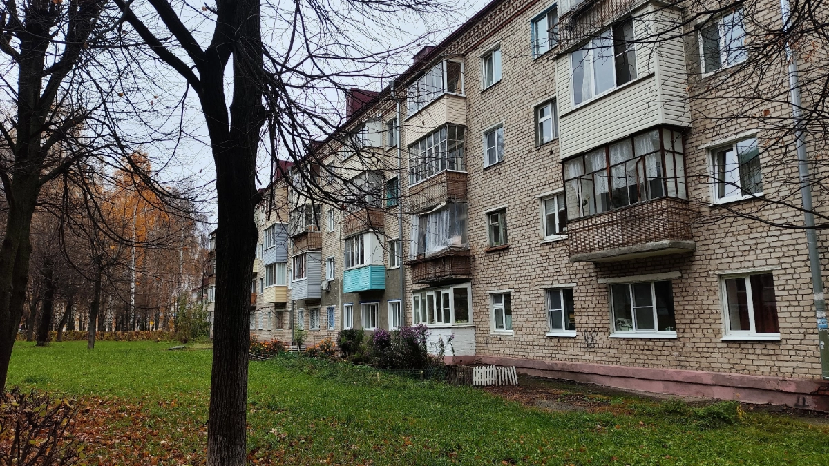 Тайна первых этажей: почему в хрущёвках не было балконов — 6 неожиданных причин из СССР