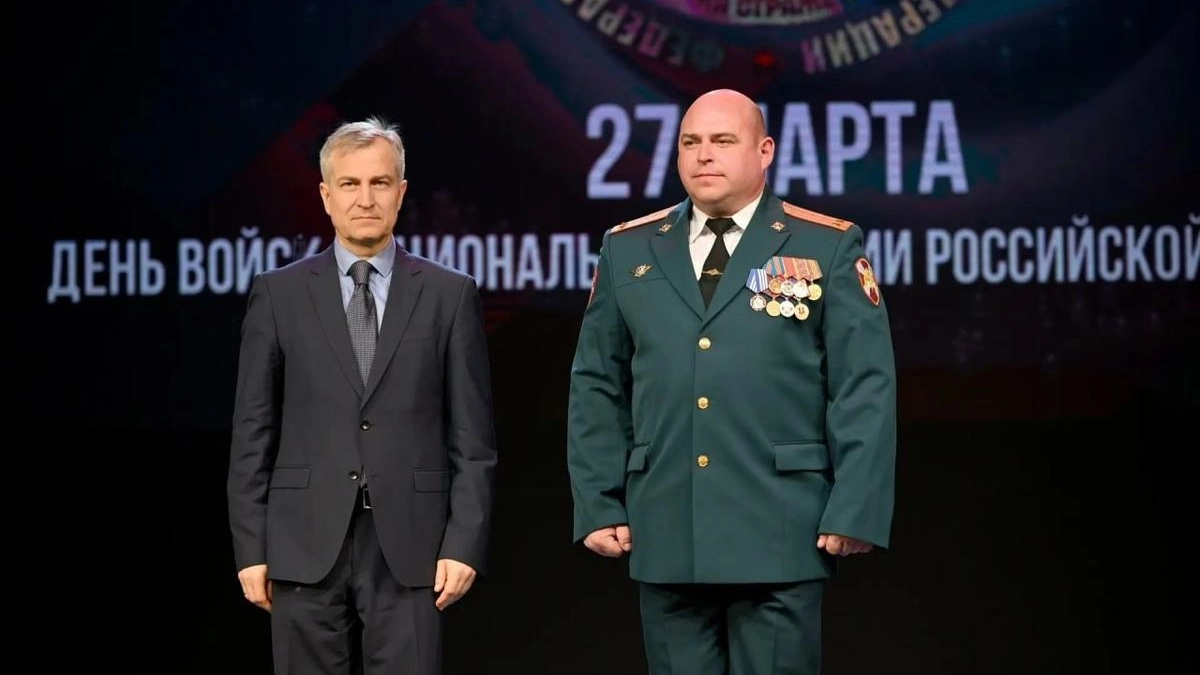 В Курске росгвардейцев наградили медалями к 10-летию ведомства