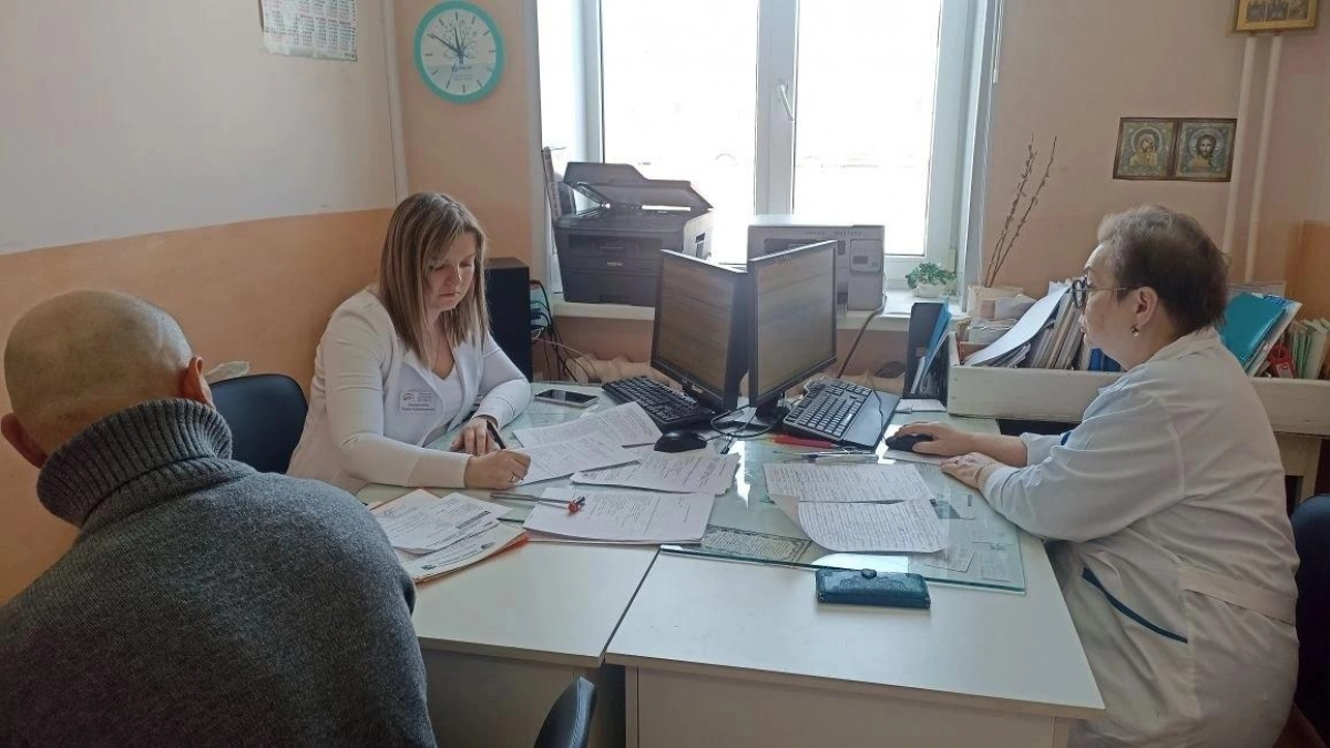 Четыре специалиста областной больницы примут пациентов Тимского района 31 марта