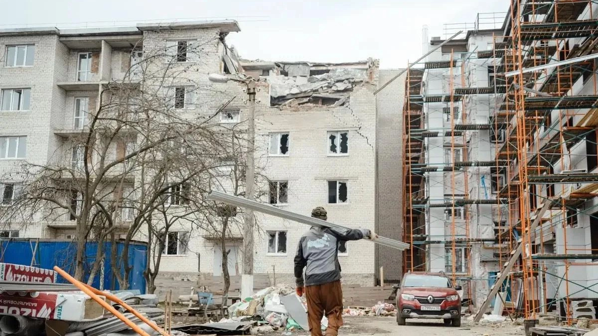 Хинштейн взял под контроль ремонт дома во Льгове: жильцы ждут возвращения